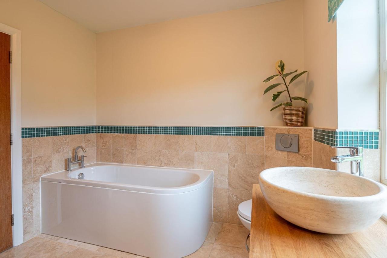 Tinkers Folly Villa Harrogate Ngoại thất bức ảnh